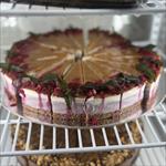 RASPBERRY & STRACCIATELLA CAKE